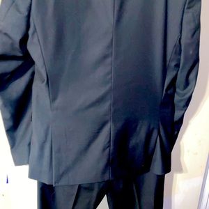 Vinci - Young Mens 2 Piece pants suit. Worn once.